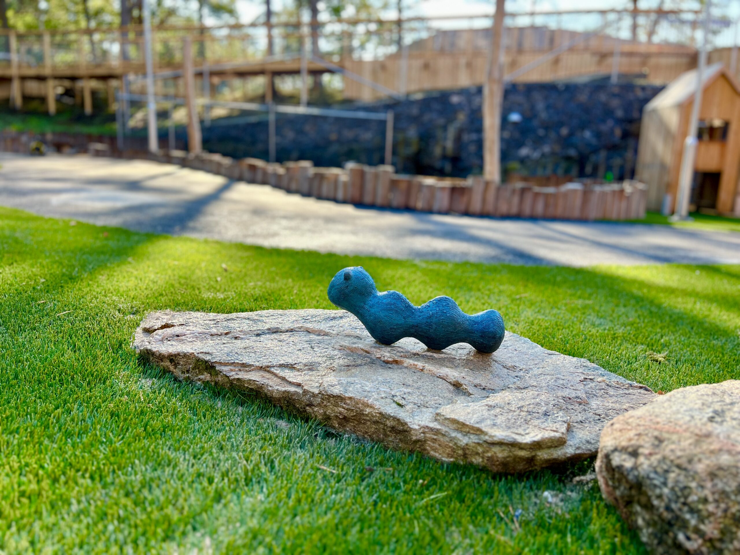 Skulptur på Hallernas Norra förskolas utegård